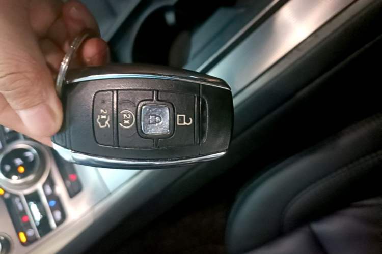 Used Lincoln MKZ 2017 2.0T Luxury Edition Vehicle Key