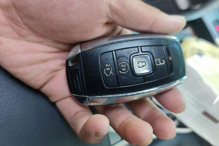 Used Lincoln MKZ 2017 2.0T Luxury Edition Vehicle Key