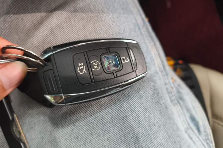 Used Lincoln MKZ 2017 2.0T Luxury Edition Vehicle Key