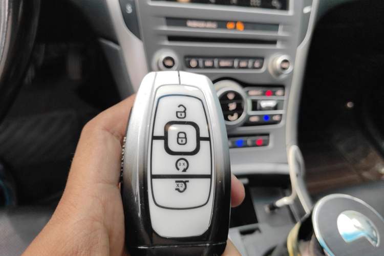 Used Lincoln MKZ 2017 2.0T Luxury Edition Vehicle Key