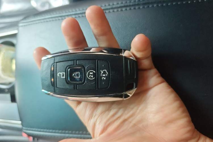 Used Lincoln MKZ 2017 2.0T Luxury Edition Vehicle Key