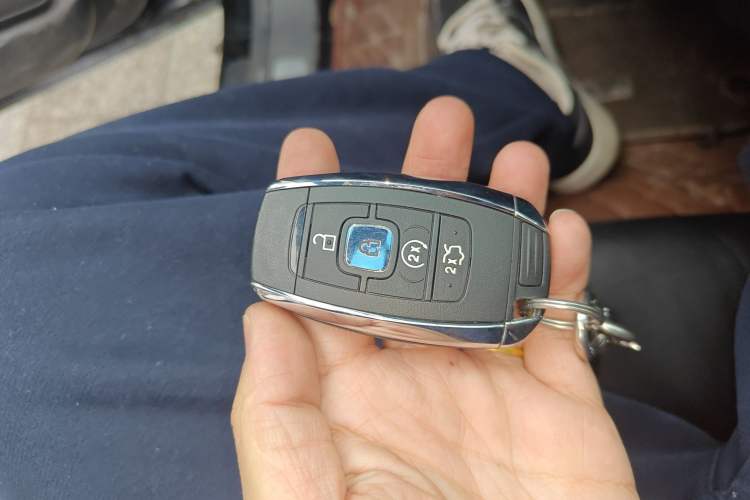 Used Lincoln MKZ 2017 2.0T Luxury Edition Vehicle Key