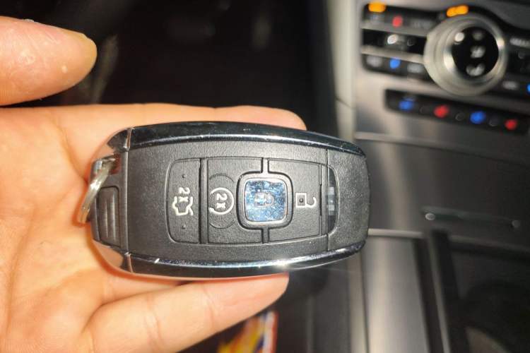 Used Lincoln MKZ 2017 2.0H Hybrid Luxury Edition Vehicle Key