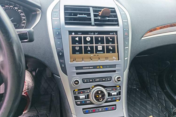 Used Lincoln MKZ 2017 2.0T Prestige Edition Audio And AC Panel