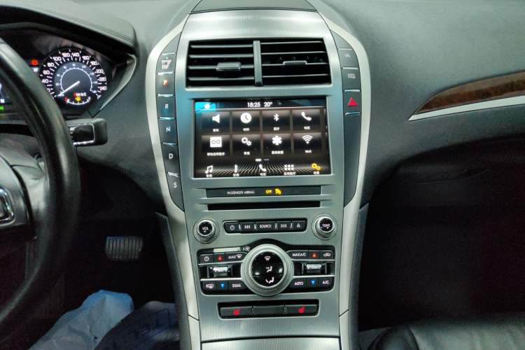 Used Lincoln MKZ 2017 2.0T Luxury Edition Audio And AC Panel