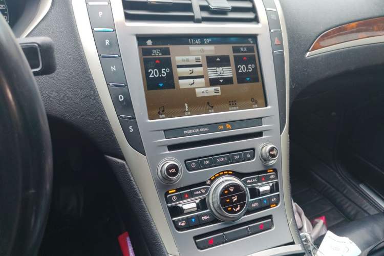 Used Lincoln MKZ 2017 2.0T Luxury Edition Audio And AC Panel