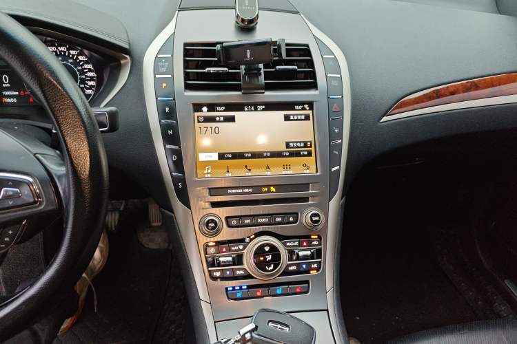 Used Lincoln MKZ 2017 2.0T Luxury Edition Audio And AC Panel