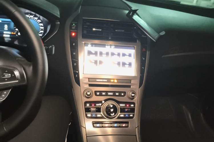 Used Lincoln MKZ 2017 2.0T Luxury Edition Audio And AC Panel