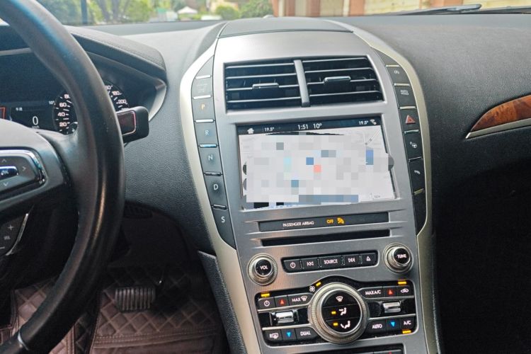 Used Lincoln MKZ 2017 2.0T Luxury Edition Audio And AC Panel