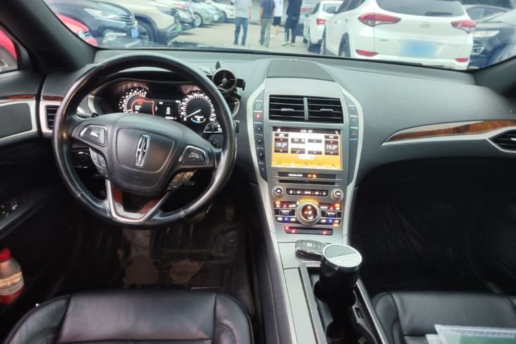 Used Lincoln MKZ 2017 2.0T Luxury Edition Center Console