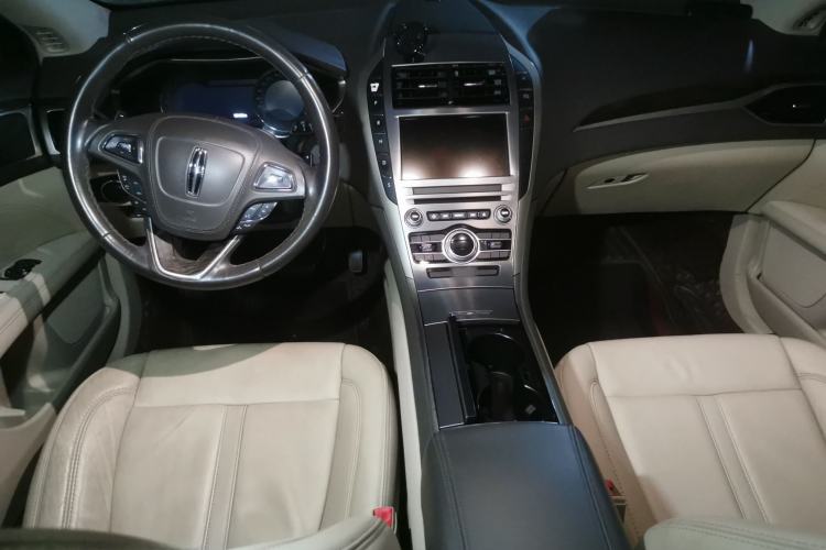 Used Lincoln MKZ 2017 2.0T Luxury Edition Center Console