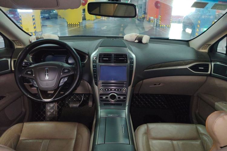 Used Lincoln MKZ 2017 2.0T Luxury Edition Center Console