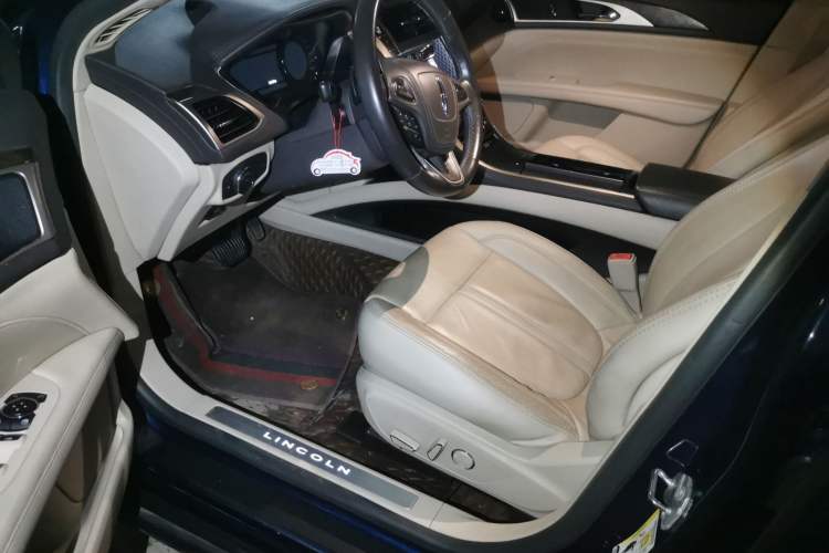Used Lincoln MKZ 2017 2.0T Luxury Edition Driver Seat