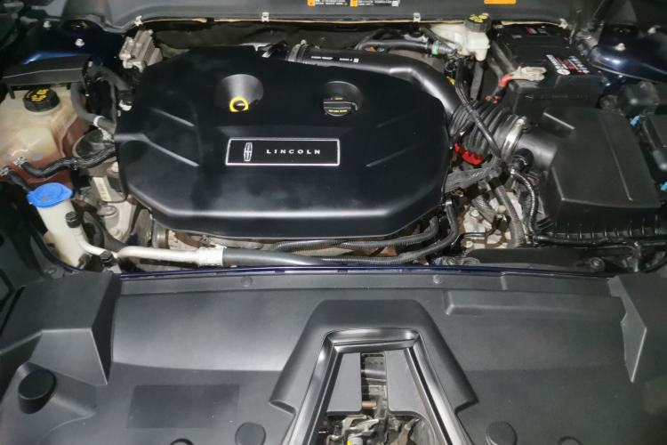 Used Lincoln MKZ 2017 2.0T Luxury Edition Engine Bay