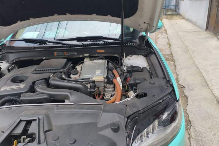 Used Lincoln MKZ 2017 2.0H Hybrid Luxury Edition Engine Bay Left