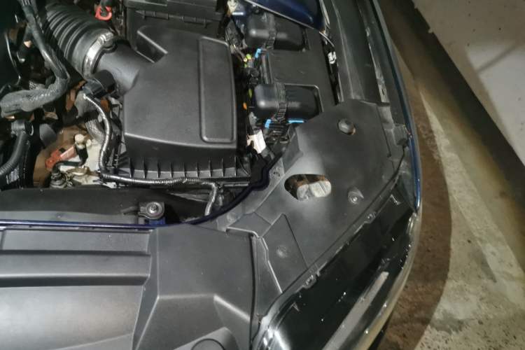 Used Lincoln MKZ 2017 2.0T Luxury Edition Engine Bay Left