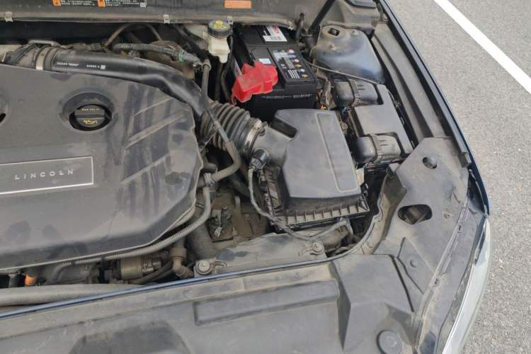 Used Lincoln MKZ 2017 2.0T Luxury Edition Engine Bay Left