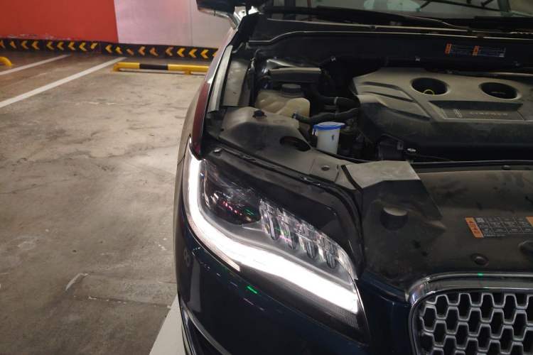 Used Lincoln MKZ 2017 2.0T Luxury Edition Engine Bay Right