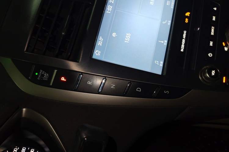 Used Lincoln MKZ 2017 2.0T Luxury Edition Gear Lever