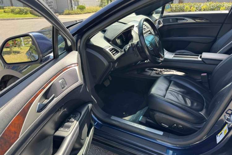 Used Lincoln MKZ 2017 2.0T Luxury Edition Interior 1