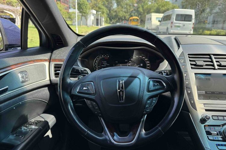Used Lincoln MKZ 2017 2.0T Luxury Edition Interior 13