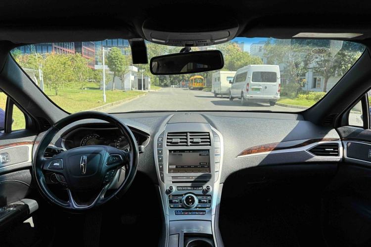 Used Lincoln MKZ 2017 2.0T Luxury Edition Interior 14