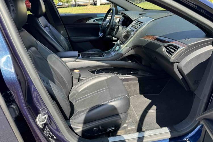 Used Lincoln MKZ 2017 2.0T Luxury Edition Interior 15