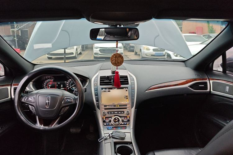 Used Lincoln MKZ 2017 2.0T Luxury Edition Interior 2