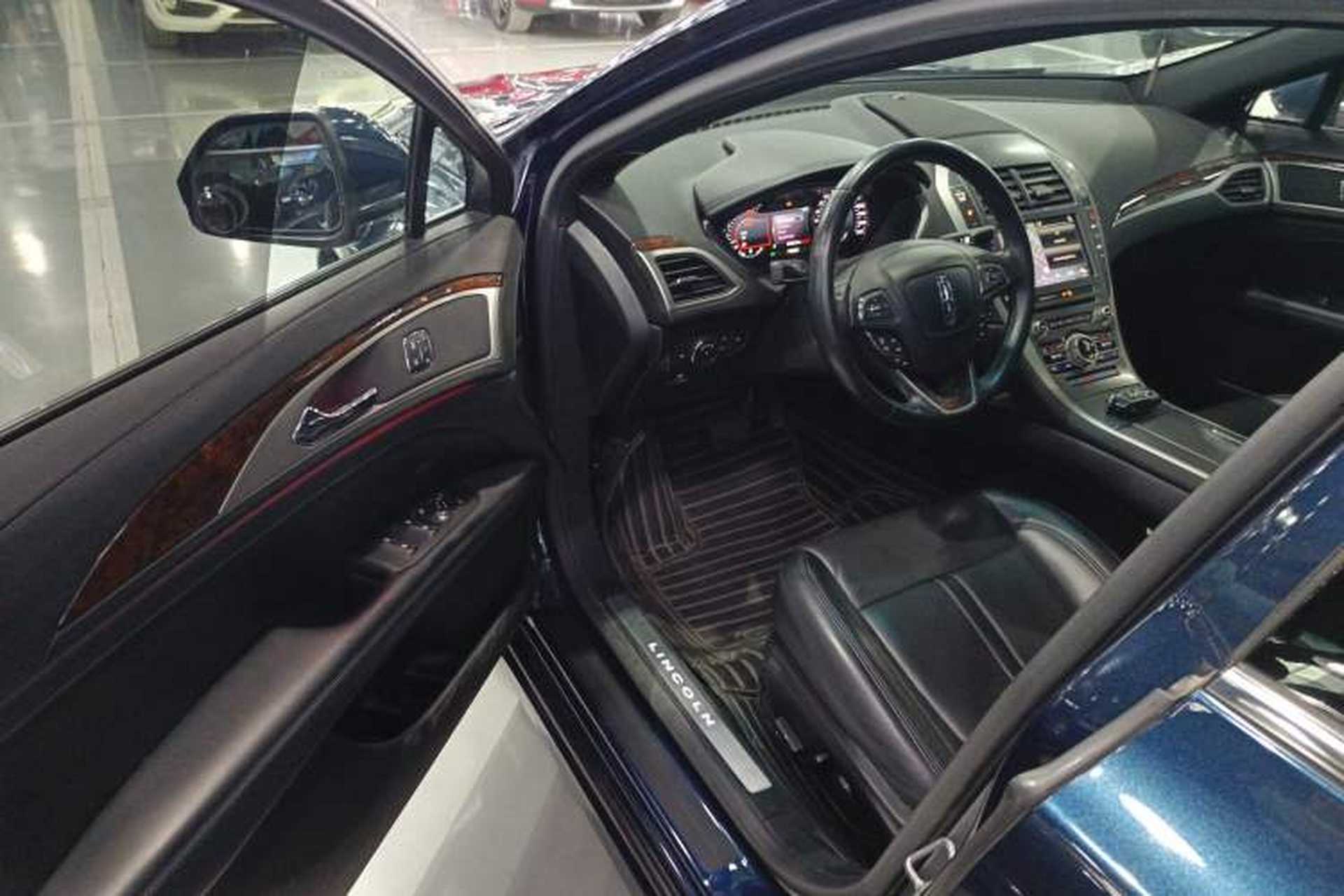Used Lincoln MKZ 2017 2.0T Luxury Edition Interior 3