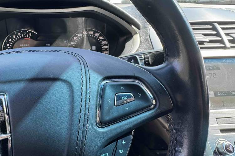 Used Lincoln MKZ 2017 2.0T Luxury Edition Interior 3