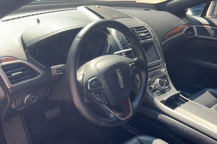 Used Lincoln MKZ 2017 2.0T Luxury Edition Interior 4