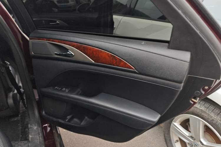 Used Lincoln MKZ 2017 2.0T Luxury Edition Interior 6