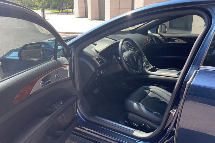 Used Lincoln MKZ 2017 2.0T Luxury Edition Interior 7