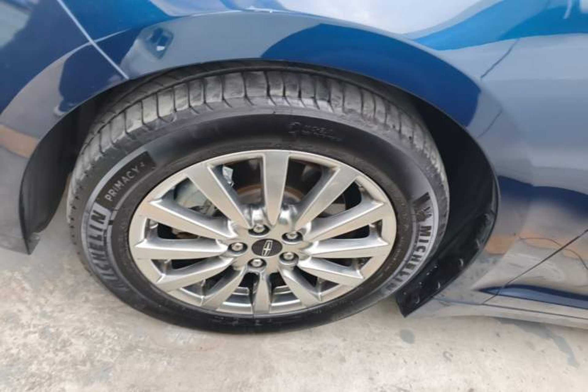 Used Lincoln MKZ 2017 2.0T Luxury Edition Left Front Wheel Hub