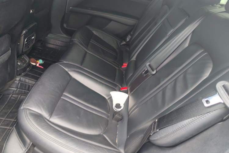 Used Lincoln MKZ 2017 2.0T Luxury Edition Left Rear Seat