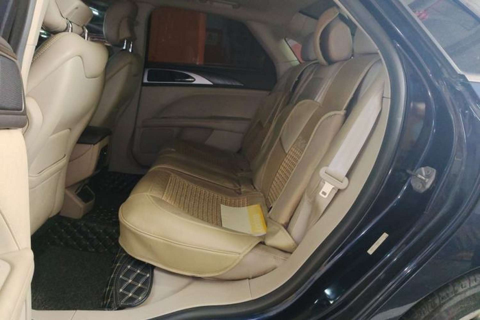 Used Lincoln MKZ 2017 2.0T Luxury Edition Left Rear Seat