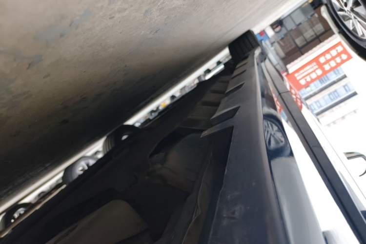 Used Lincoln MKZ 2017 2.0T Luxury Edition Left Side Sill