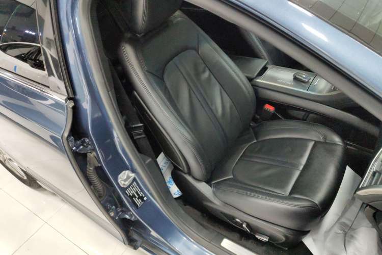 Used Lincoln MKZ 2017 2.0T Luxury Edition Right Front Seat