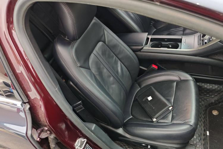 Used Lincoln MKZ 2017 2.0T Luxury Edition Right Front Seat