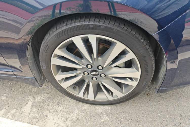 Used Lincoln MKZ 2017 2.0T Prestige Edition Right Front Wheel Hub