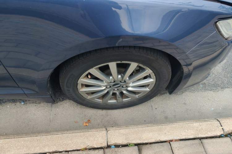 Used Lincoln MKZ 2017 2.0T Luxury Edition Right Front Wheel Hub