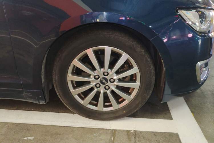 Used Lincoln MKZ 2017 2.0T Luxury Edition Right Front Wheel Hub