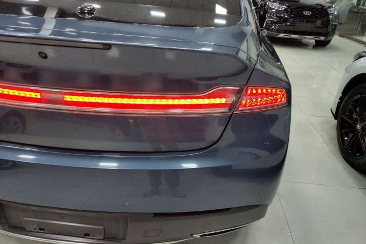 Used Lincoln MKZ 2017 2.0T Luxury Edition Right Rear Taillight