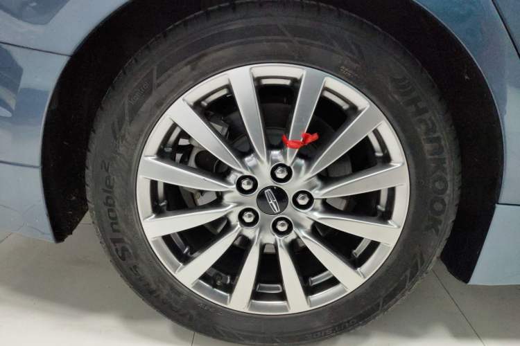 Used Lincoln MKZ 2017 2.0T Luxury Edition Right Rear Wheel Hub