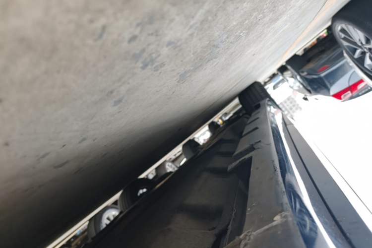 Used Lincoln MKZ 2017 2.0T Luxury Edition Right Side Sill