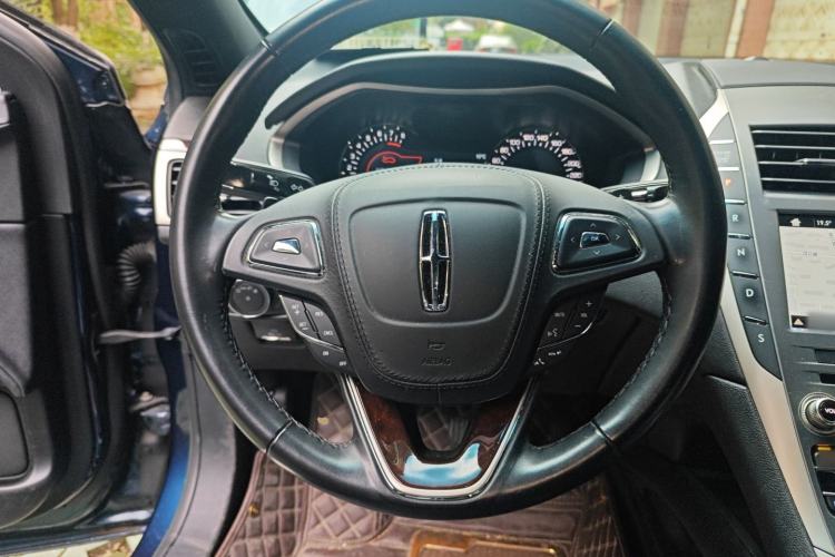 Used Lincoln MKZ 2017 2.0T Luxury Edition Steering Wheel