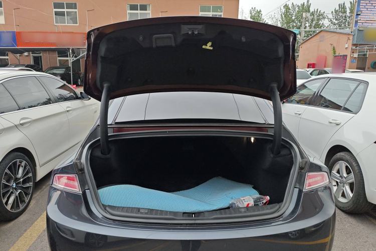 Used Lincoln MKZ 2017 2.0T Luxury Edition Trunk