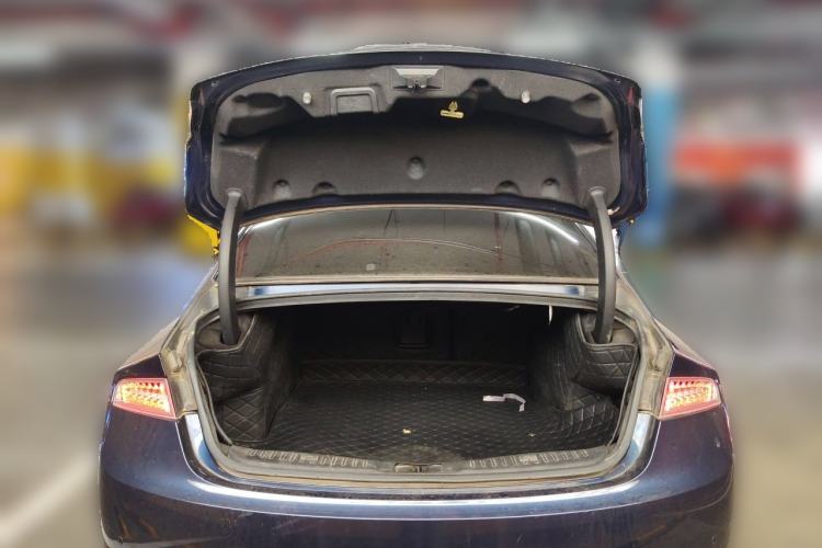 Used Lincoln MKZ 2017 2.0T Luxury Edition Trunk