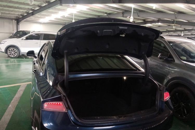 Used Lincoln MKZ 2017 2.0T Luxury Edition Trunk