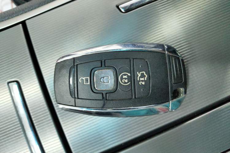 Used Lincoln MKZ 2017 2.0T Luxury Edition Vehicle Key